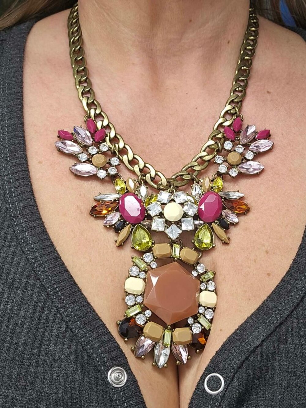VNTG Joan Rivers Rhinestone Lucite Statement necklace Pink, Tan, Gold Tone